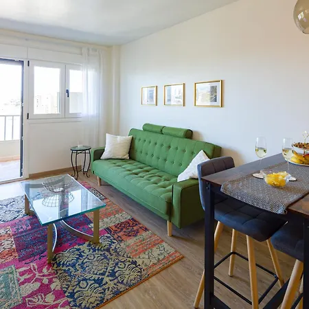 Apartment Center - Cute Quiet Close To The With Parking!! Marbella